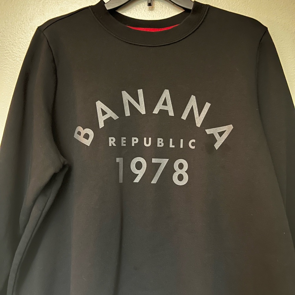 XL black long sleeve Banana Republic crewneck
